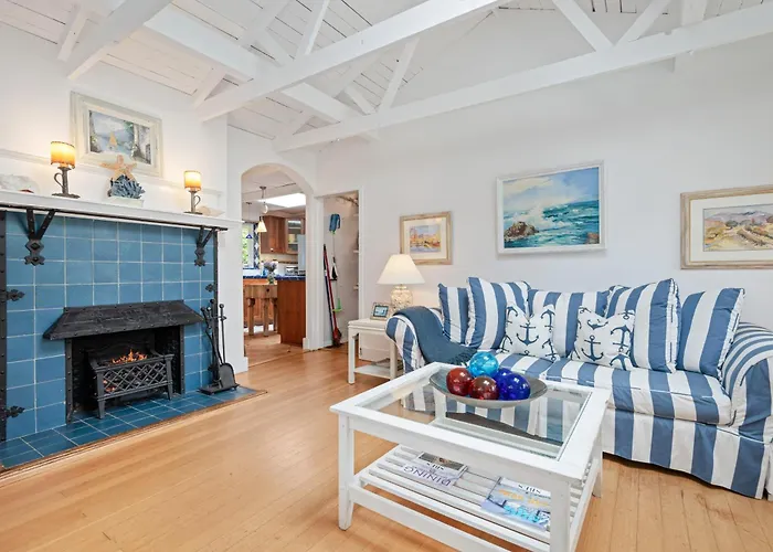 Seaside Cottage By Paradise Retreats